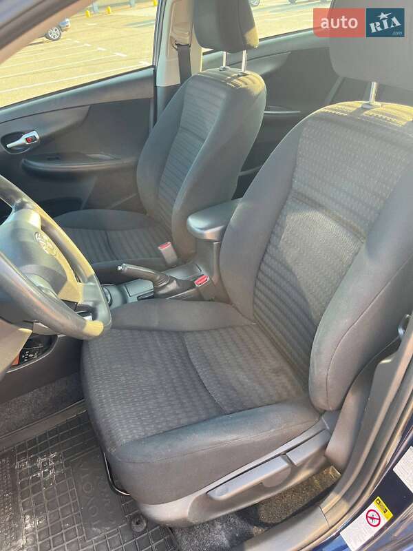 Седан Toyota Corolla 2010 в Борисполі