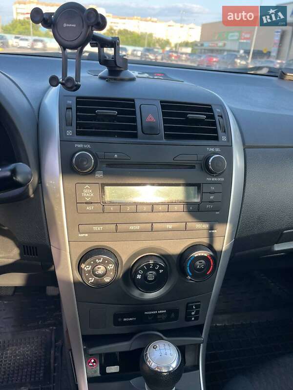 Седан Toyota Corolla 2010 в Борисполі