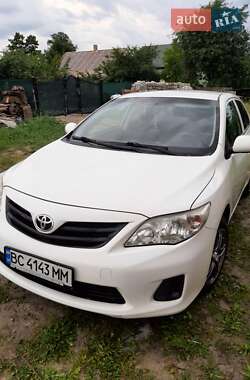 Седан Toyota Corolla 2012 в Львові
