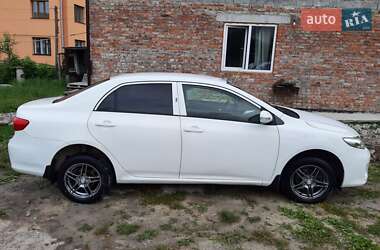 Седан Toyota Corolla 2012 в 