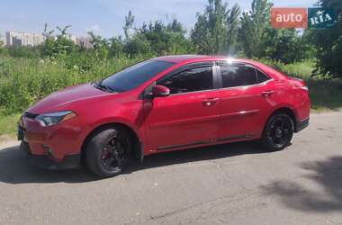 Седан Toyota Corolla 2015 в Киеве