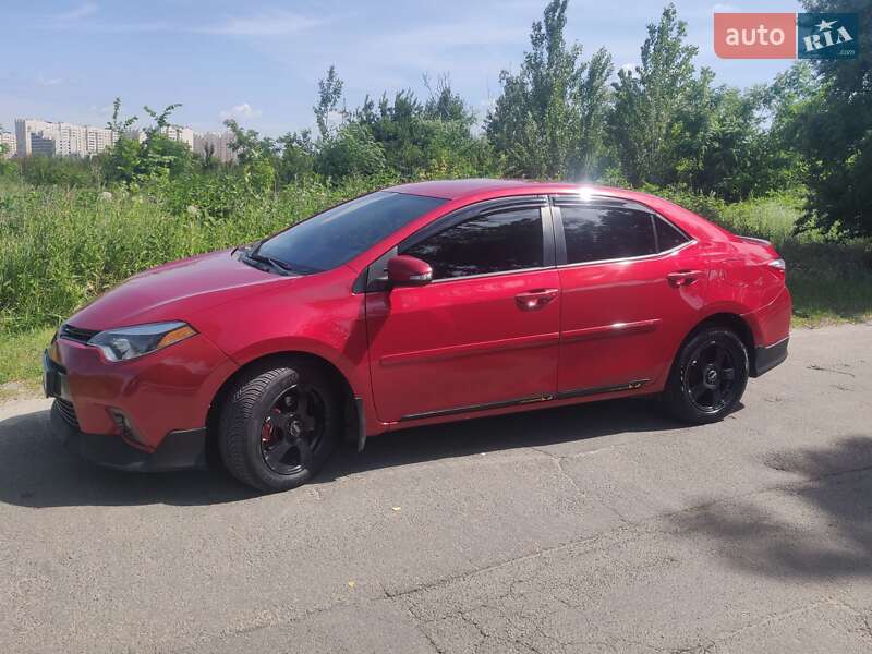 Toyota Corolla 2015