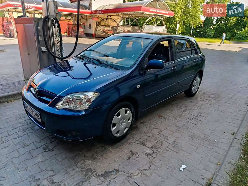 Хэтчбек Toyota Corolla 2005 в Львове