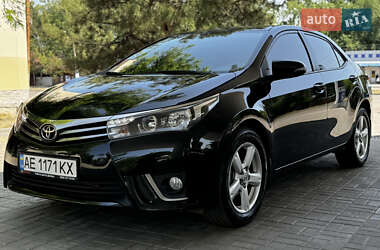 Седан Toyota Corolla 2014 в Дніпрі