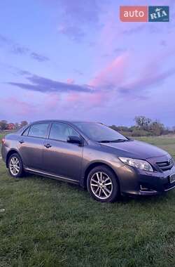 Седан Toyota Corolla 2010 в 