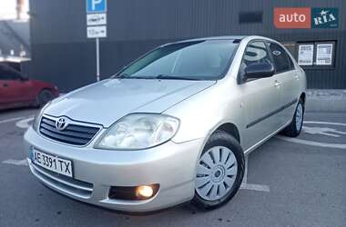 Седан Toyota Corolla 2004 в Днепре