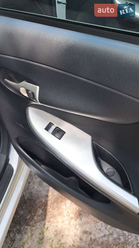 Седан Toyota Corolla 2011 в Киеве фото 8 Седан Toyota Corolla 2011 в Киеве