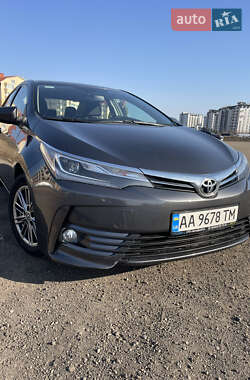Універсал Toyota Corolla 2018 в Києві