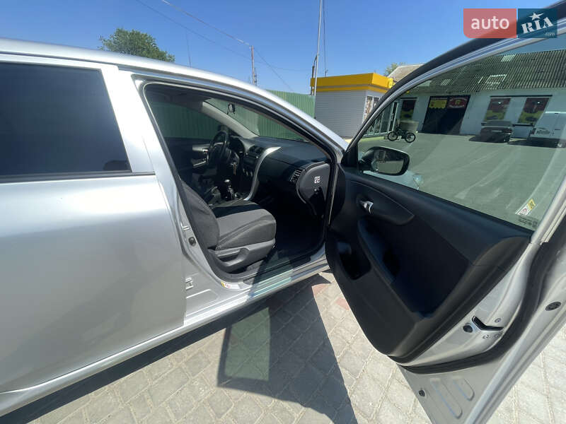 Седан Toyota Corolla 2010 в Арцизові
