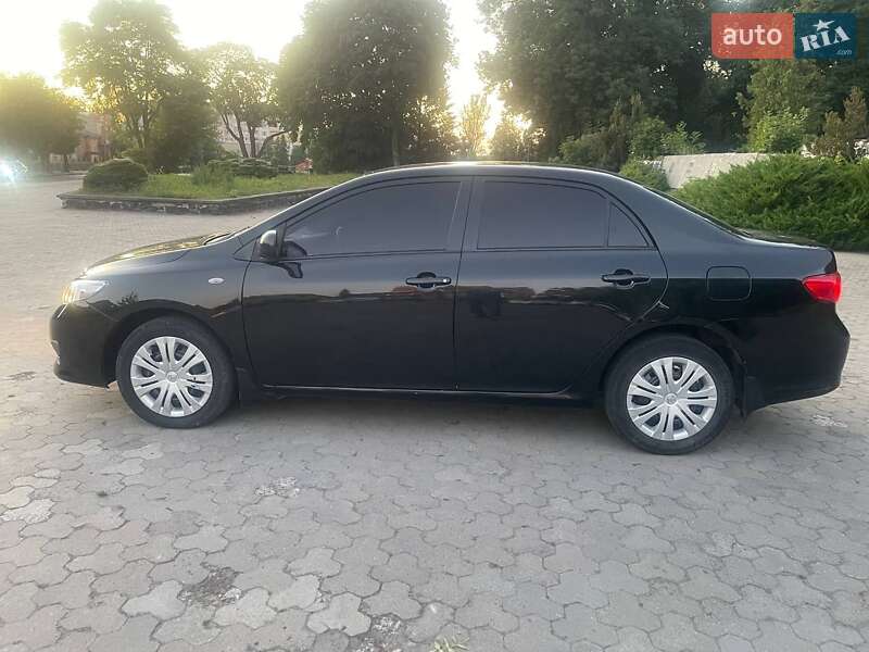 Седан Toyota Corolla 2008 в Тернополе