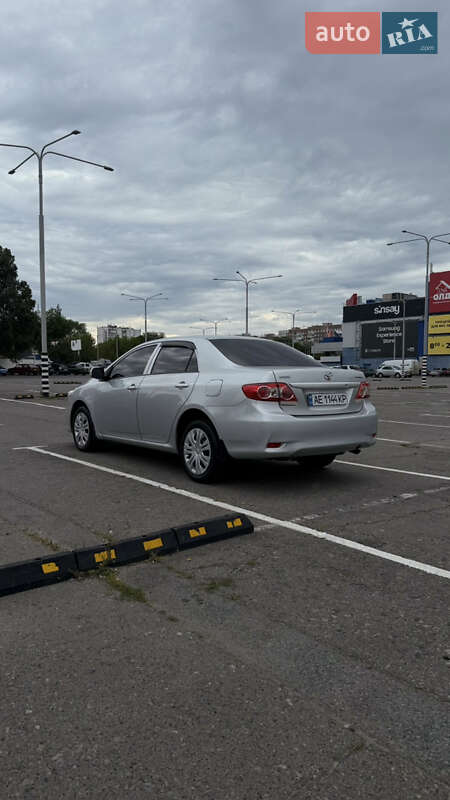 Седан Toyota Corolla 2010 в Днепре