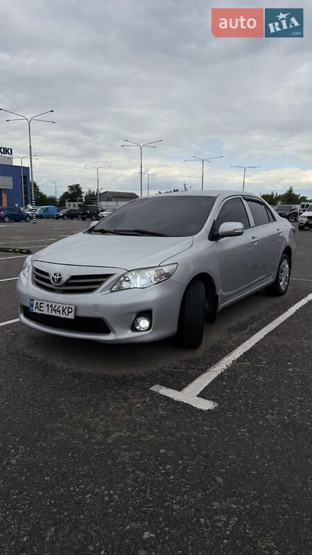 Седан Toyota Corolla 2010 в Днепре