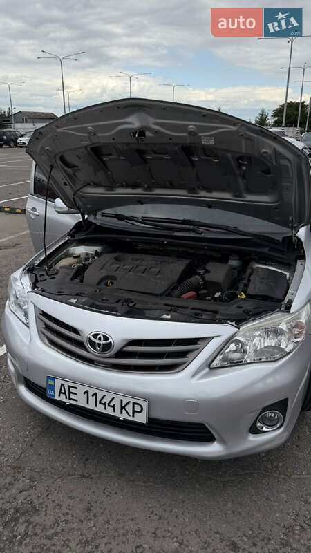 Седан Toyota Corolla 2010 в Днепре