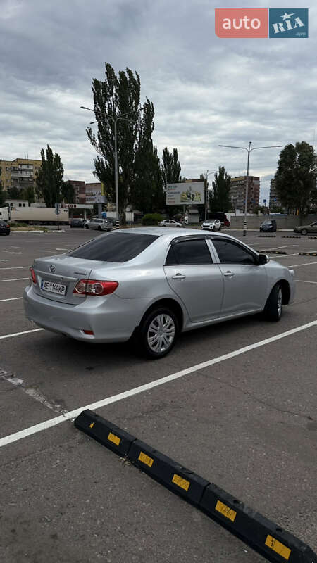 Седан Toyota Corolla 2010 в Днепре