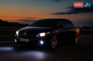Седан Toyota Corolla 2008 в Змиеве