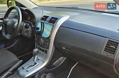 Седан Toyota Corolla 2012 в Желтых Водах