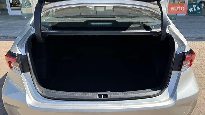 Седан Toyota Corolla 2024 в Киеве