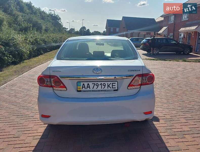 Седан Toyota Corolla 2010 в Киеве фото 2 Седан Toyota Corolla 2010 в Киеве