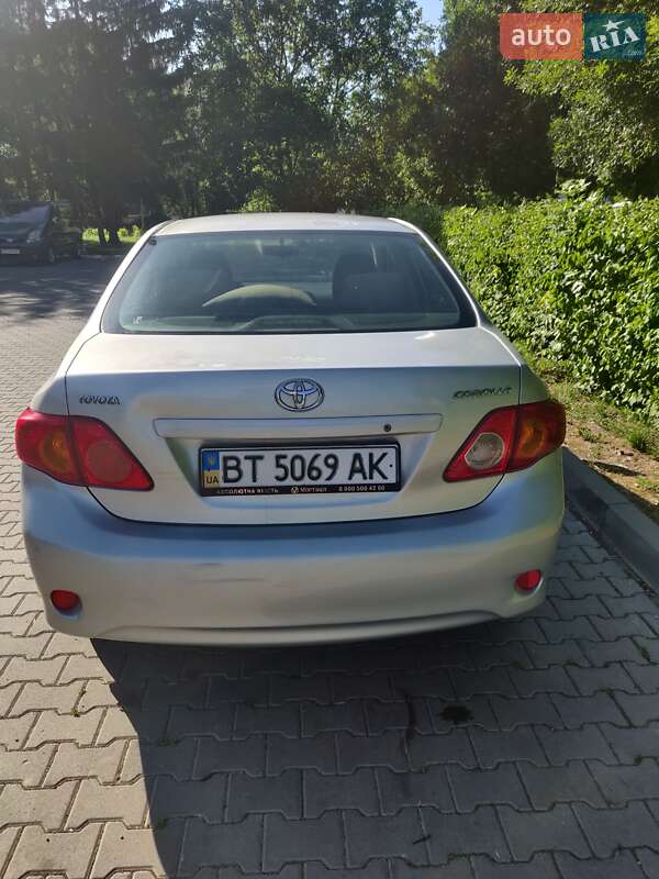 Седан Toyota Corolla 2008 в Черновцах