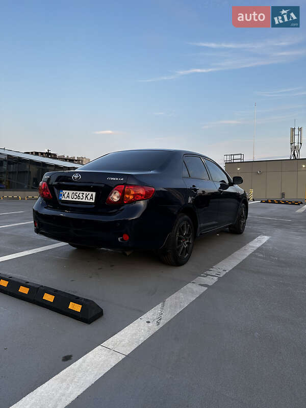 Седан Toyota Corolla 2009 в Києві