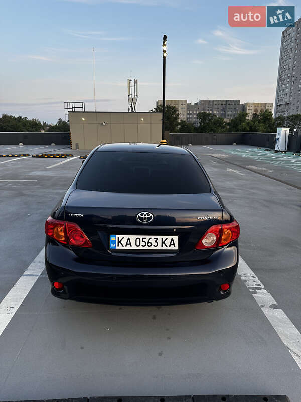 Седан Toyota Corolla 2009 в Києві