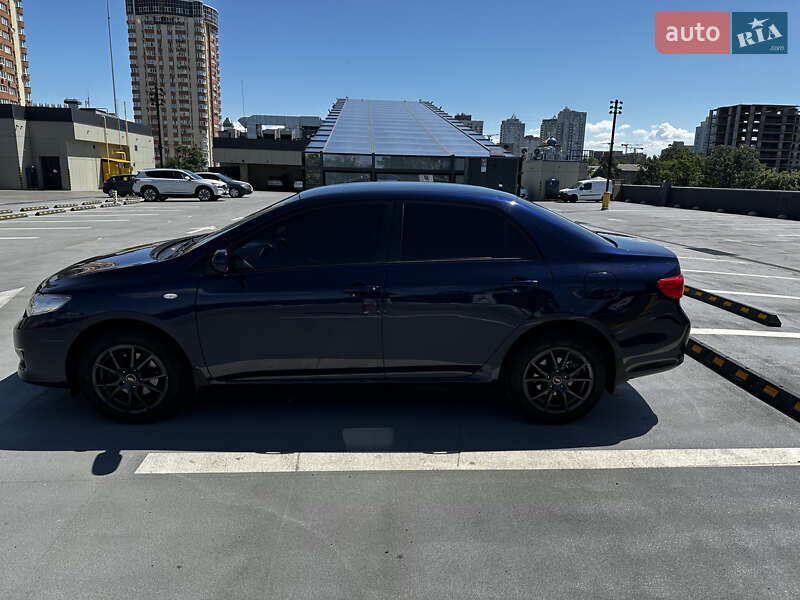 Седан Toyota Corolla 2009 в Києві