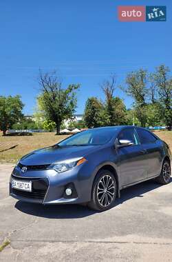 Седан Toyota Corolla 2015 в Кропивницком