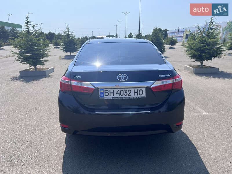 Седан Toyota Corolla 2013 в Одесі