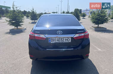 Седан Toyota Corolla 2013 в 