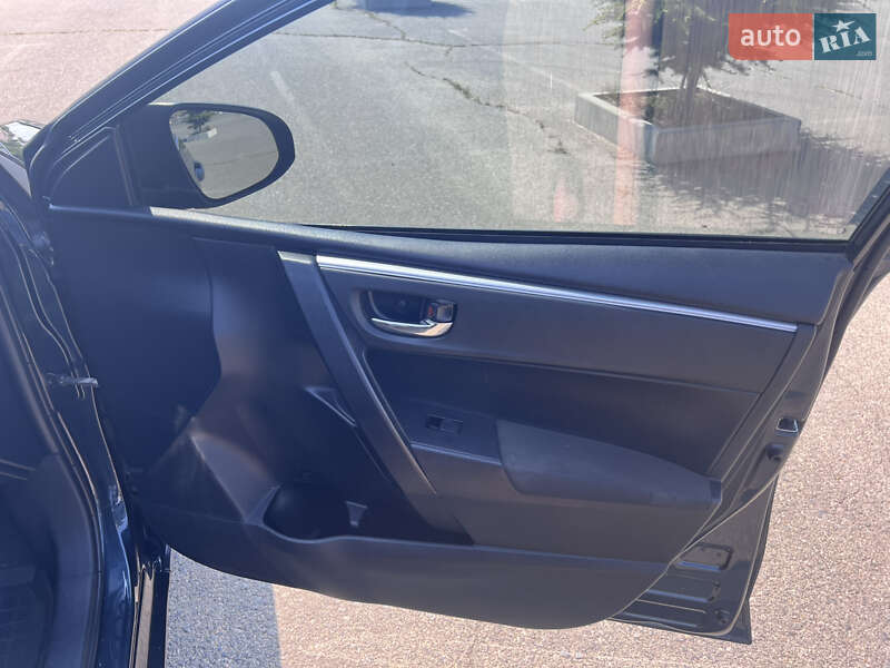 Седан Toyota Corolla 2013 в Одесі