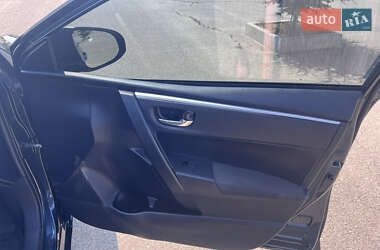 Седан Toyota Corolla 2013 в 