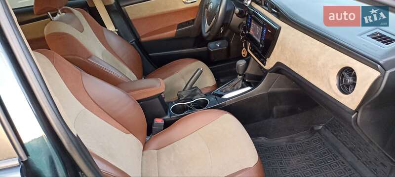 Седан Toyota Corolla 2017 в Києві