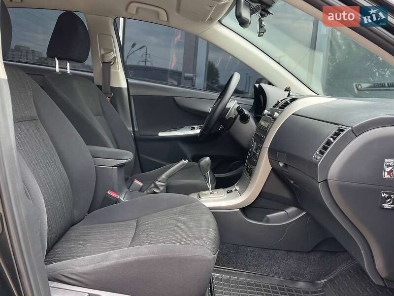 Седан Toyota Corolla 2008 в Киеве