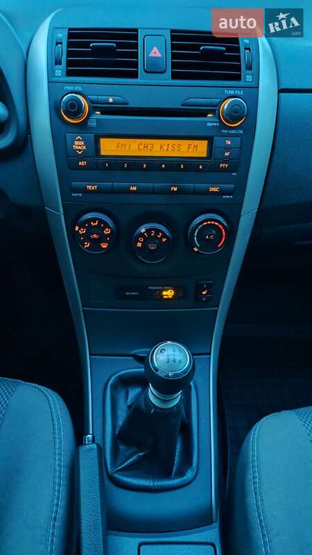 Седан Toyota Corolla 2009 в Новомосковске