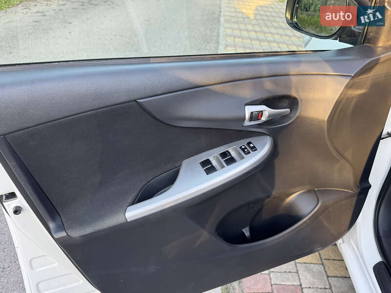 Седан Toyota Corolla 2010 в Одессе