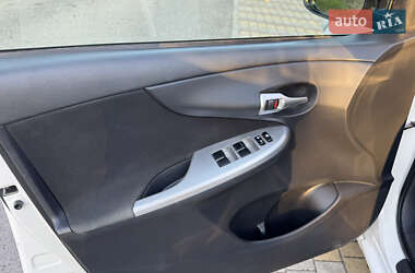 Седан Toyota Corolla 2010 в 