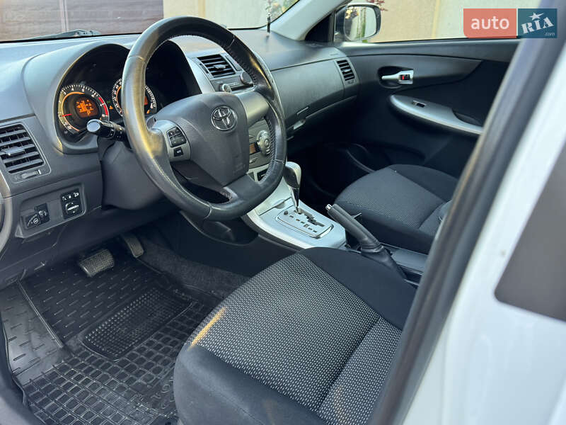 Седан Toyota Corolla 2010 в Одессе