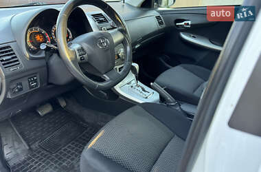Седан Toyota Corolla 2010 в 