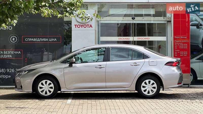 Седан Toyota Corolla 2021 в Ужгороде