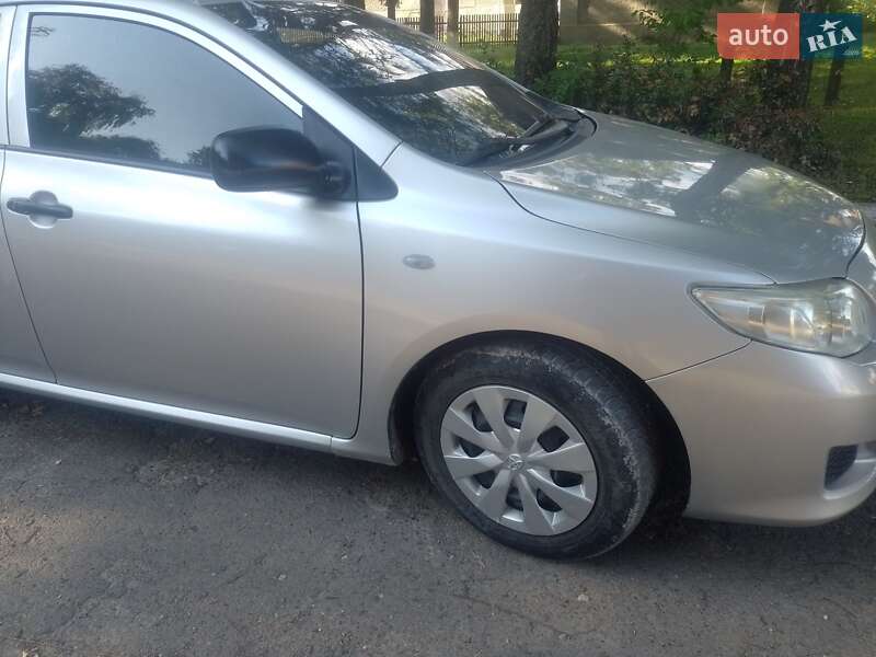 Седан Toyota Corolla 2008 в Козове