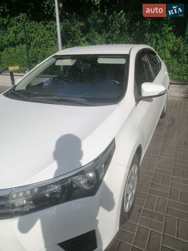 Седан Toyota Corolla 2014 в Киеве