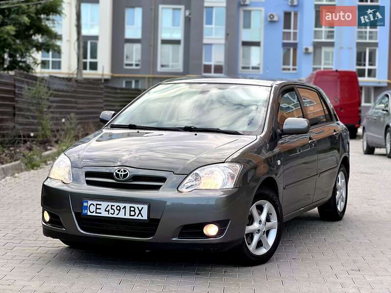 Хэтчбек Toyota Corolla 2005 в Черновцах
