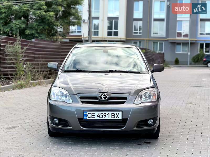 Хэтчбек Toyota Corolla 2005 в Черновцах