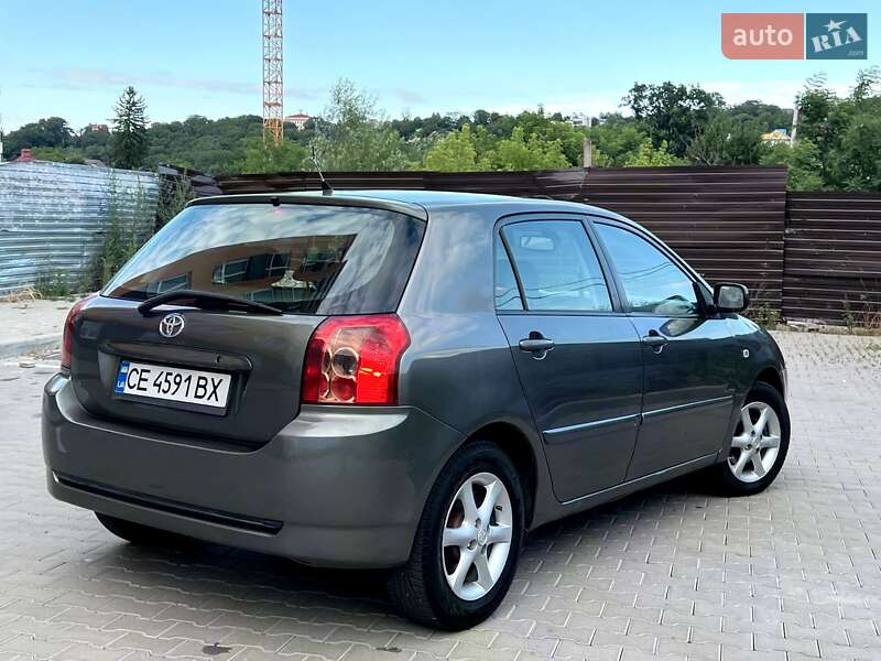Хэтчбек Toyota Corolla 2005 в Черновцах