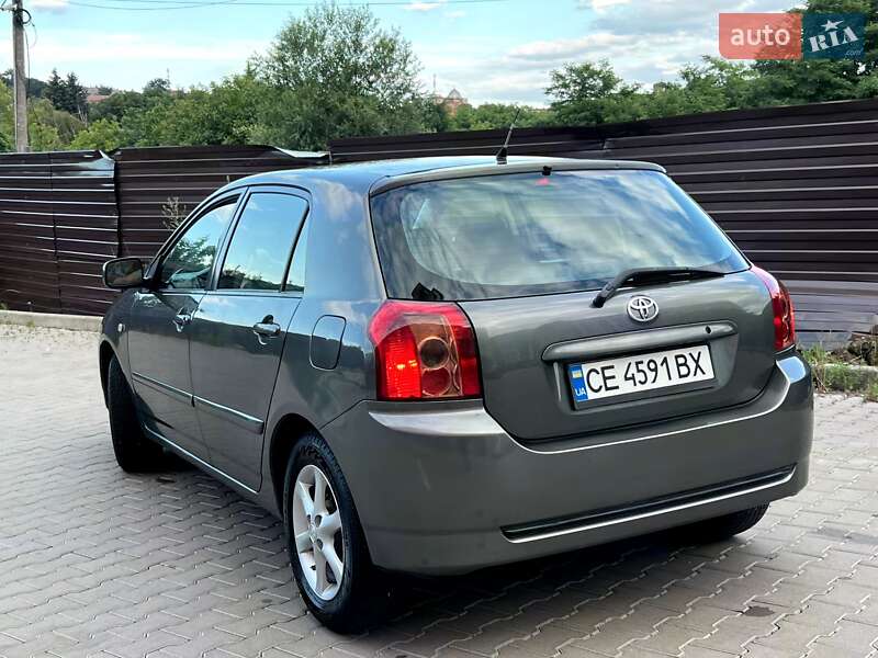 Хэтчбек Toyota Corolla 2005 в Черновцах