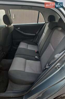 Хэтчбек Toyota Corolla 2007 в 
