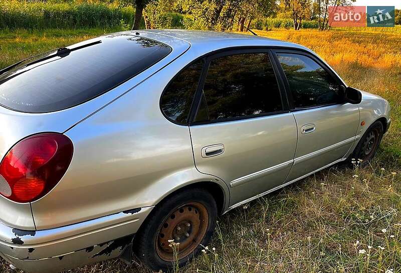 Хэтчбек Toyota Corolla 1997 в Саврани
