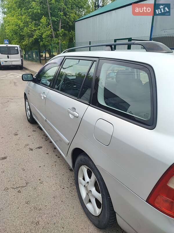 Универсал Toyota Corolla 2002 в Сарнах