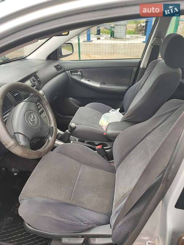 Универсал Toyota Corolla 2002 в Сарнах