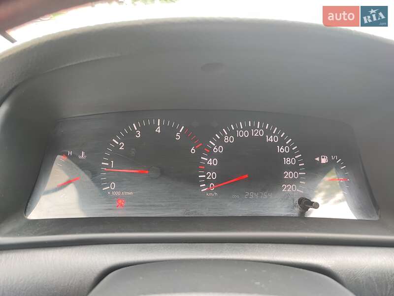 Универсал Toyota Corolla 2002 в Сарнах